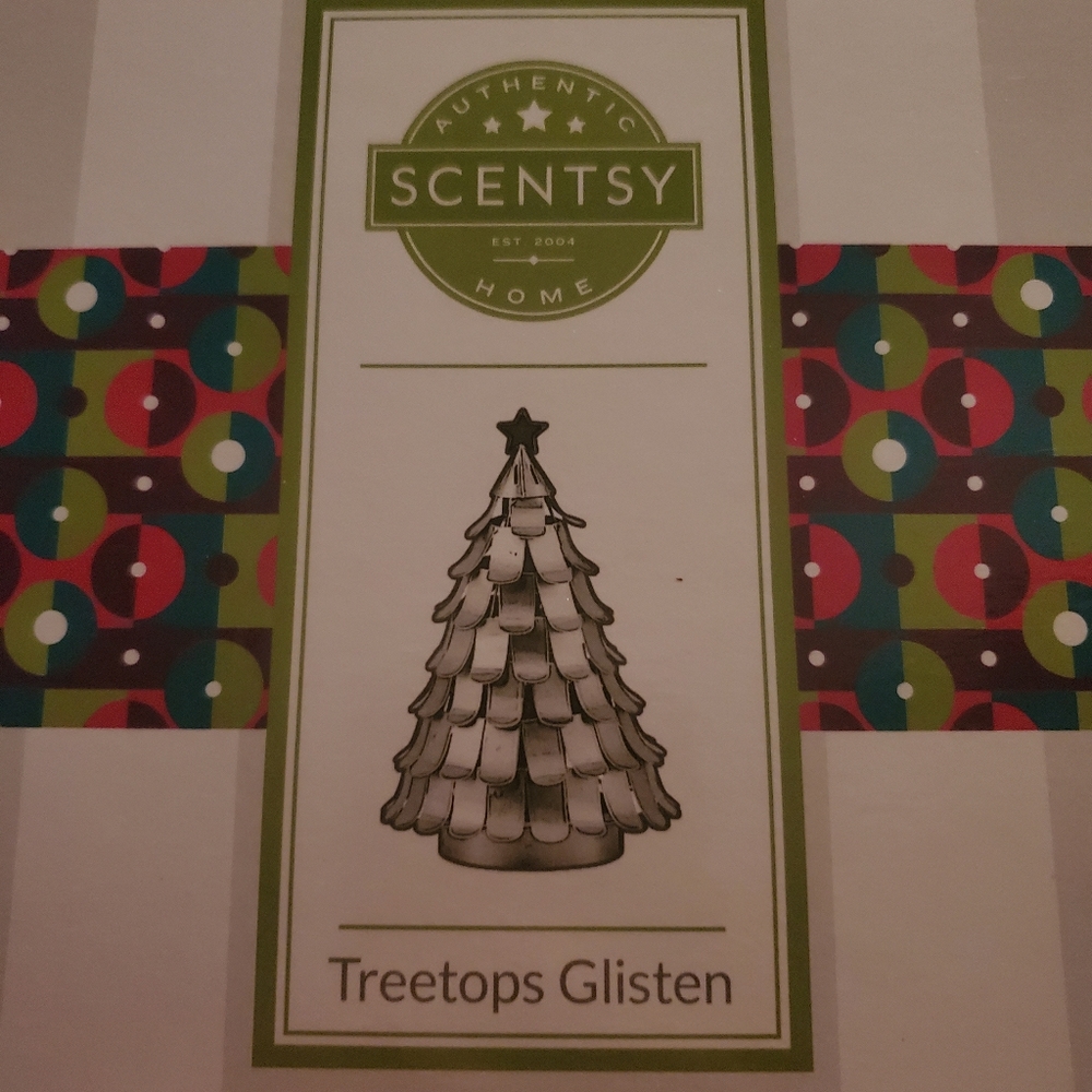 Scentsy Treetops Glisten Christmas Tree Warmer and Randomly Picked Wax Bar